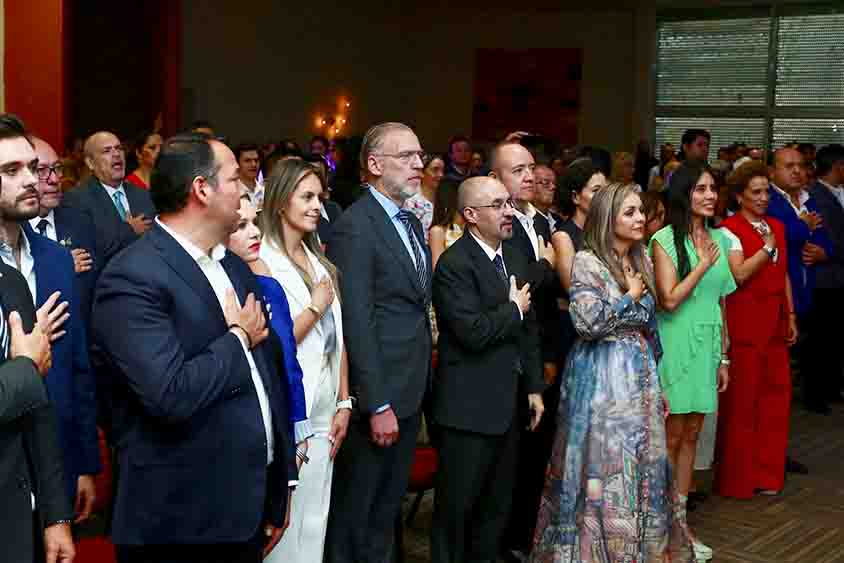 Asiste Marco Del Prete a toma de protesta de la CANACO SJR
