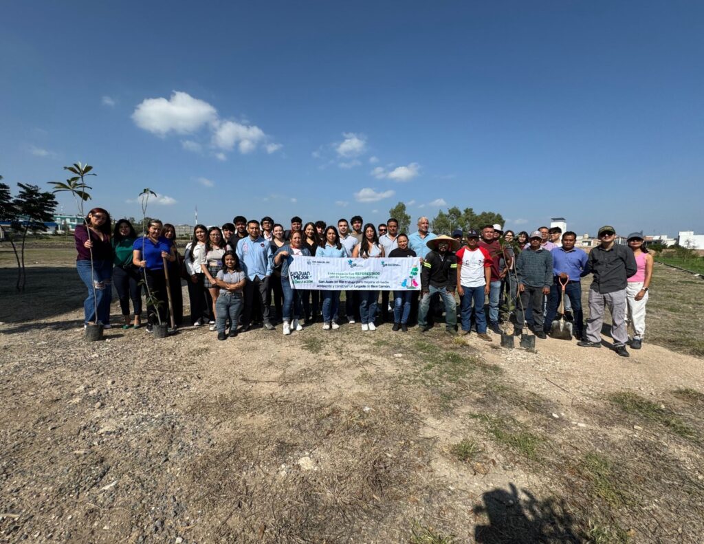 Reforestan UAQ y autoridades municipales el campus San Juan del Río