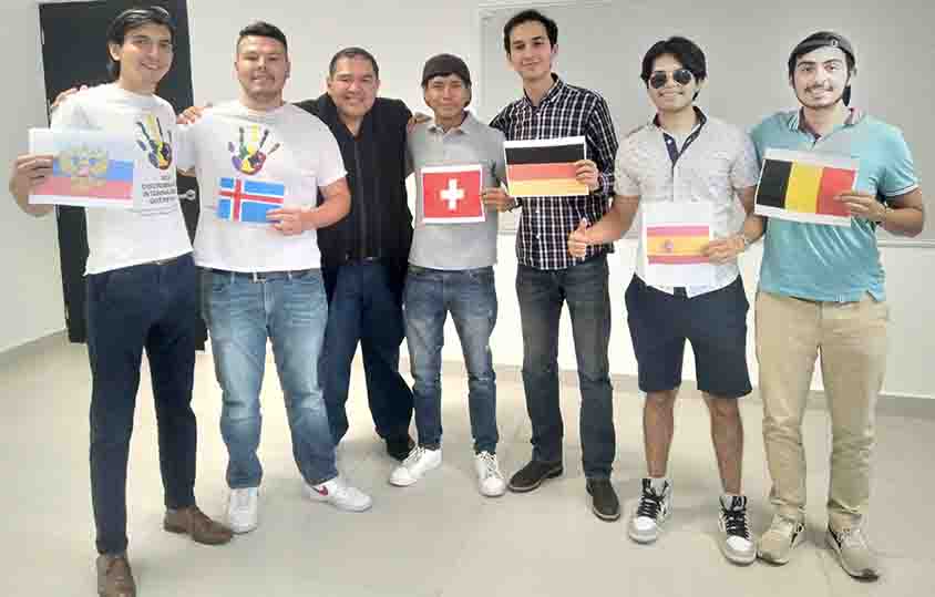 Organizaciones capacitan a jóvenes sobre “seguridad en el voluntariado internacional” en la SSPMQ.