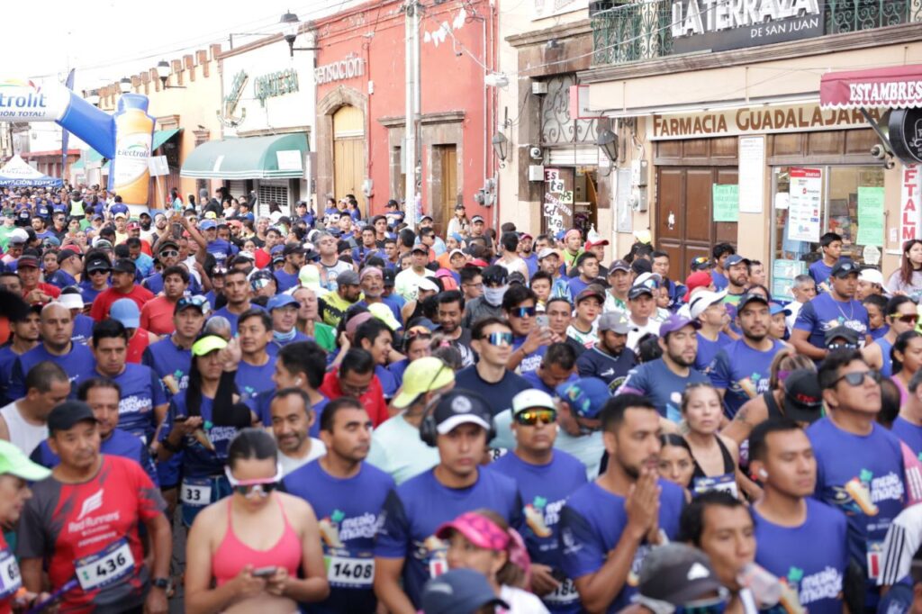 Más de mil 500 corredores en el Medio Maratón San Juan del Río 2025