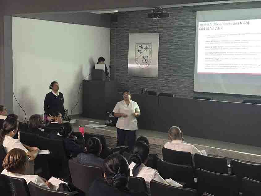 Profesionales de Enfermería se capacitan en el Programa de Vacunación Universal