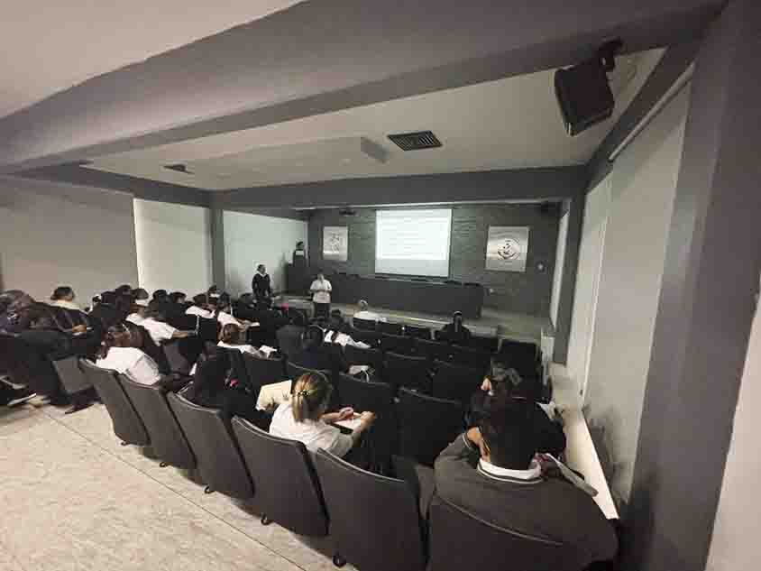 Profesionales de Enfermería se capacitan en el Programa de Vacunación Universal