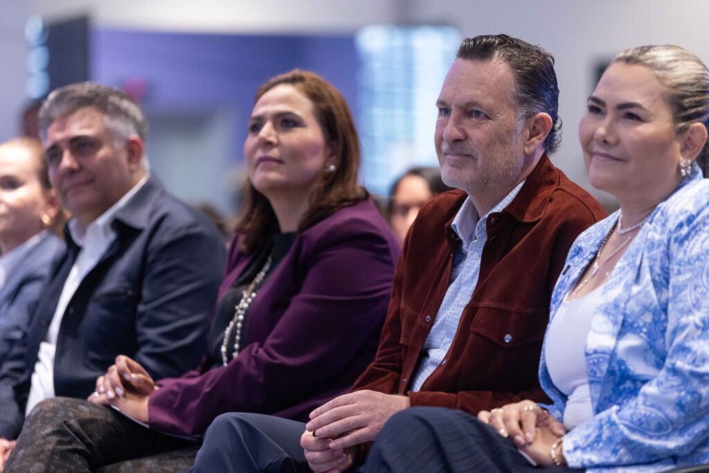 Lanza Mauricio Kuri portal educativo Explorando Contigo