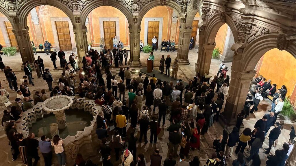 Alexis Luna gana la 1ª Bienal MAQRO de Figura Humana