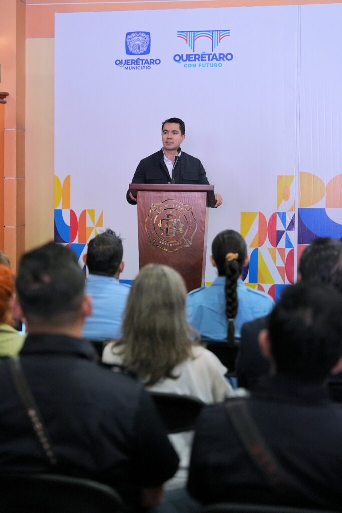 Encabeza Felifer Macías la toma de protesta del Consejo de Administración de Bomberos 2025-2027