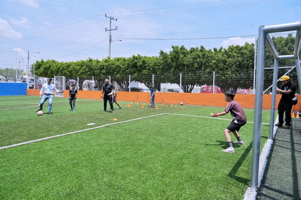 Felifer entrega resultados en la colonia Lázaro Cárdenas con “Alcalde en Acción”