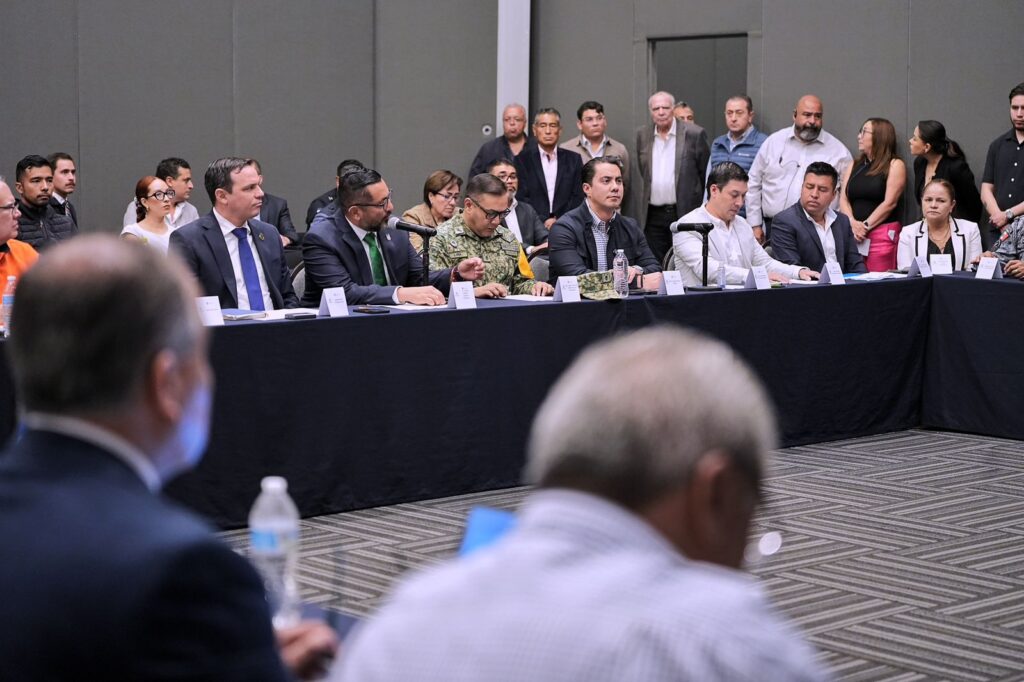 Participa Felifer Macías en la reunión en materia hídrica entre el Estado de Querétaro y el Estado de Guanajuato