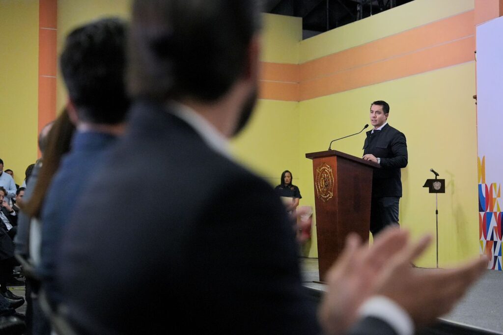 Encabeza Felifer Macías la toma de protesta del Consejo de Administración de Bomberos 2025-2027