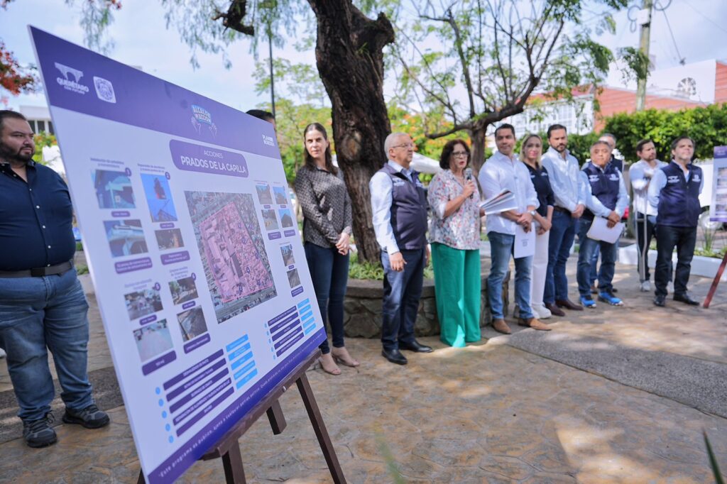 Entrega Felifer mejoramiento de imagen urbana en Prados de La Capilla