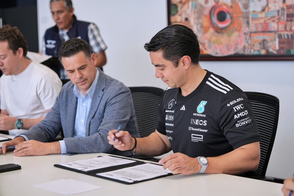 Firma Felifer Macías convenio de colaboración con la Federación Nacional de Videojuegos y Deportes Electrónicos A. C.