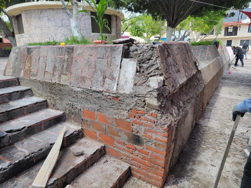 Continúan labores de mantenimiento en el Jardín de San Miguel
