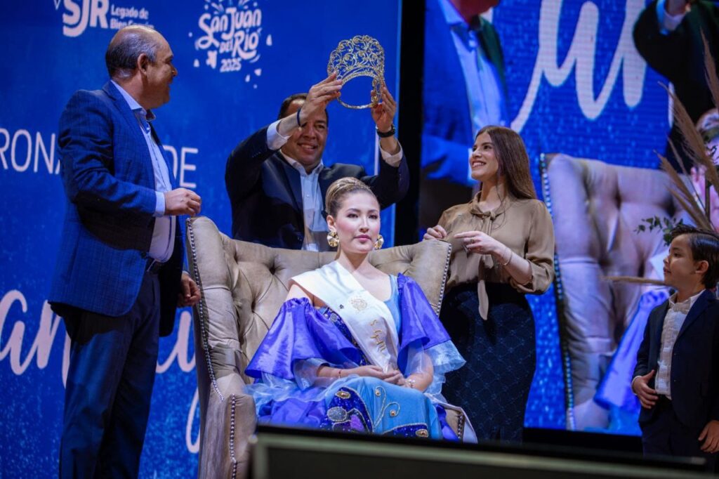 Con la coronación de Hanney I como Reina de la Feria Nacional Ganadera San Juan del Río 2025, arrancaron de manera oficial los festejos por el 494 Aniversario de la Fundación de San Juan del Río, evento que fue encabezado, en representación del gobernador del estado de Querétaro, Mauricio Kuri González, por el secretario de Desarrollo Agropecuario, Rosendo Anaya Aguilar; el presidente municipal sanjuanense, Roberto Cabrera Valencia; la presidenta del Sistema Municipal para el Desarrollo Integral de la Familia, Gina Sánchez Barrios.