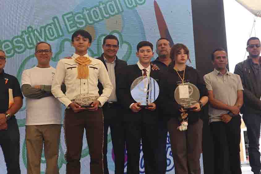 Premian a ganadoras y ganadores del XXIII Festival de Arte y Cultura CECyTEQ