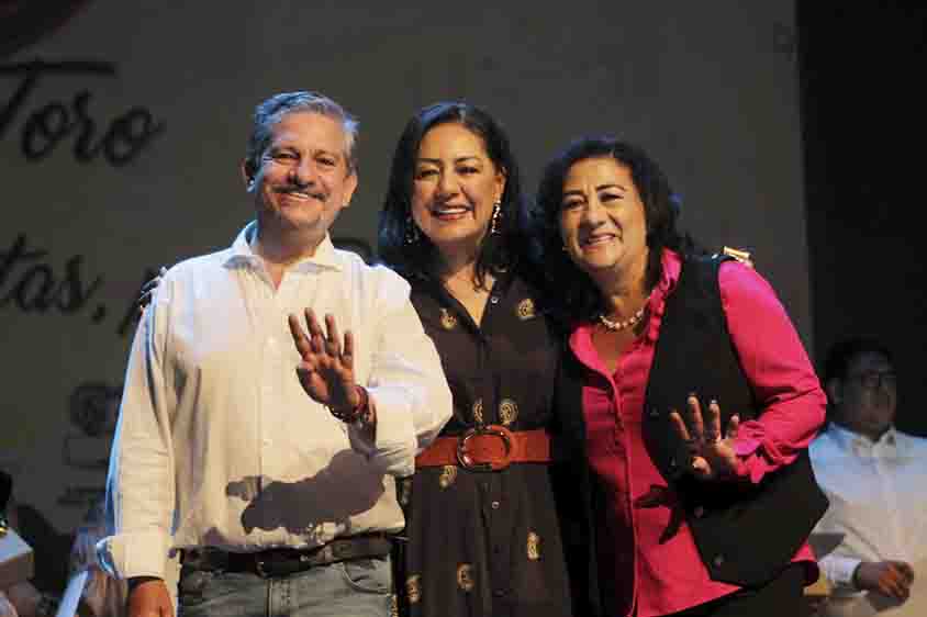 “¡Que viva la prensa libre!”, afirma Luis Humberto Fernández, durante la entrega del premio estatal de periodismo 2025 en querétaro