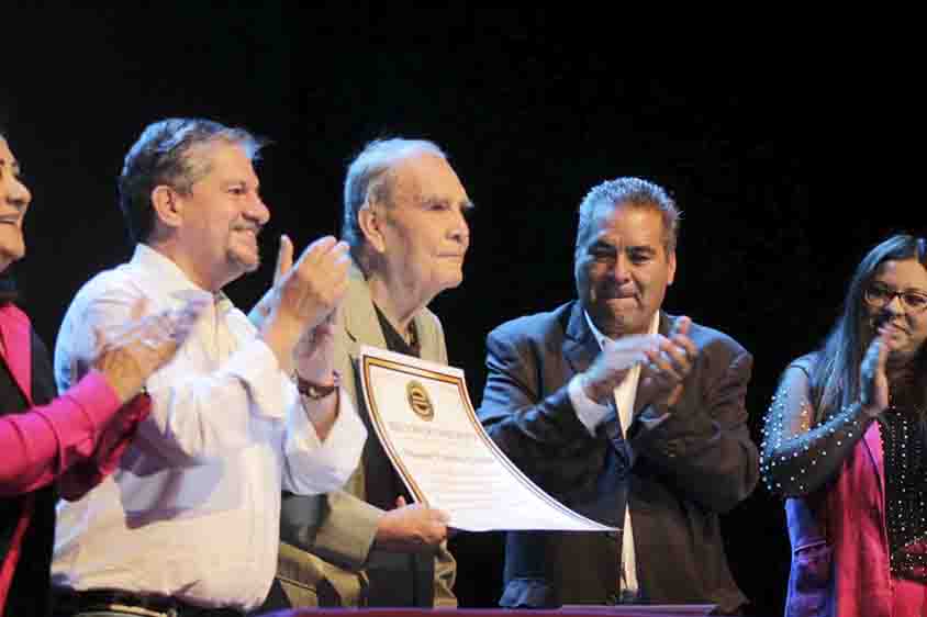 “¡Que viva la prensa libre!”, afirma Luis Humberto Fernández, durante la entrega del premio estatal de periodismo 2025 en querétaro