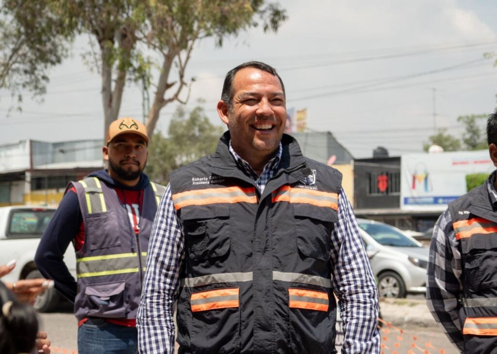 Roberto Cabrera supervisa rehabilitación de imagen urbana del Mercado Juárez que registra 48% de avance