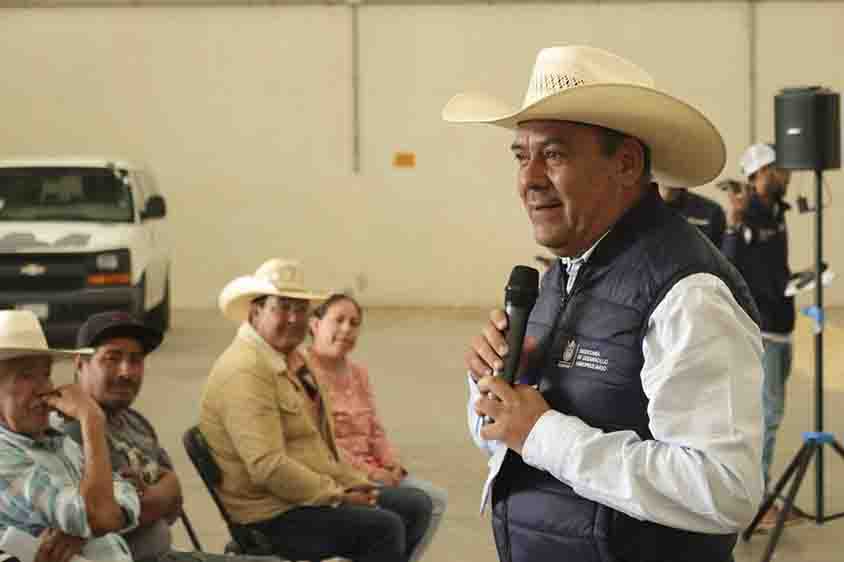 Entrega SEDEA alimento concentrado para ganado en Huimilpan