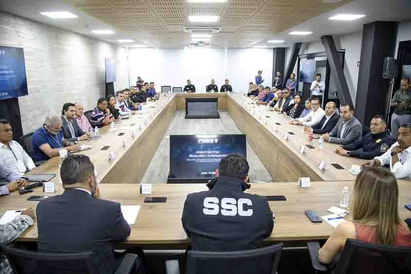 Titular de la SSC encabeza reunión con CANIRAC y titulares de seguridad municipales