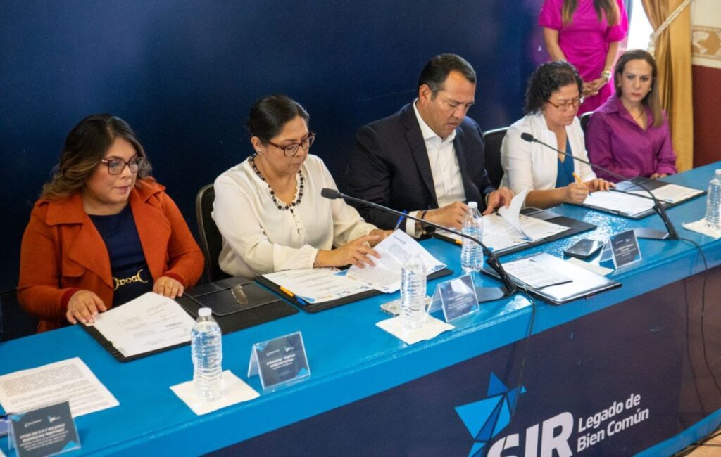 Roberto Cabrera firma convenio con instituciones privadas para ofrecer precios preferenciales en asesoría jurídica y salud Roberto Cabrera firma convenio con instituciones privadas para ofrecer precios preferenciales en asesoría jurídica y salud