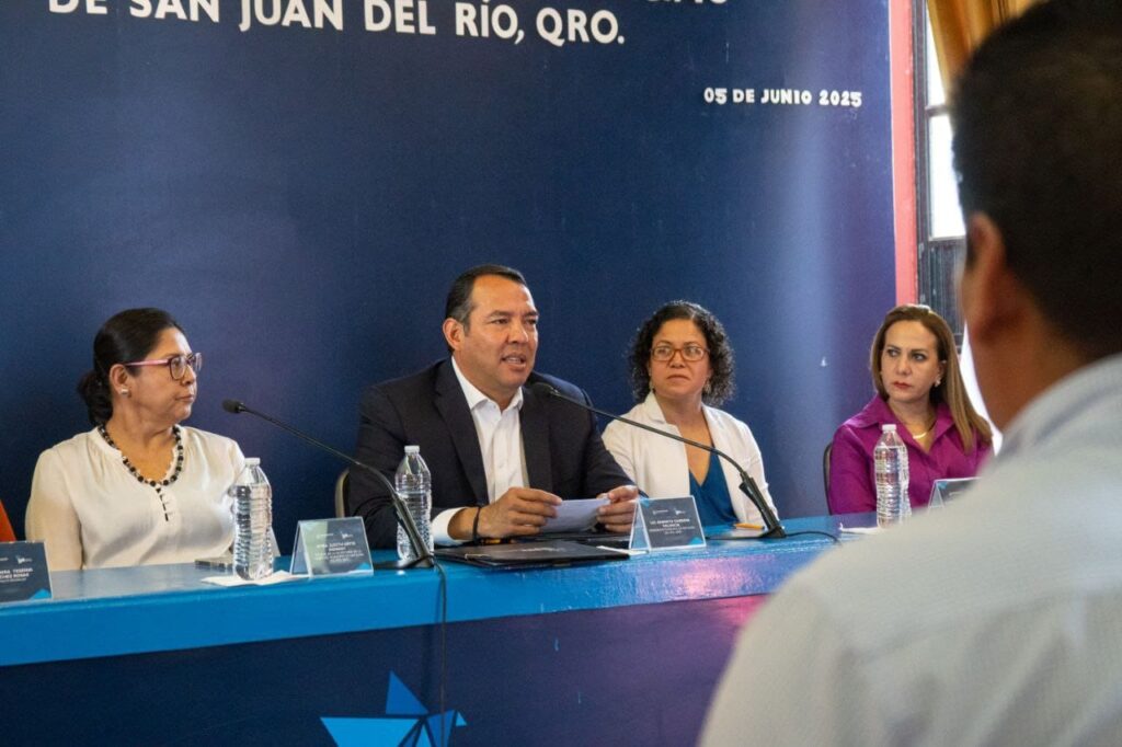 Roberto Cabrera firma convenio con instituciones privadas para ofrecer precios preferenciales en asesoría jurídica y salud