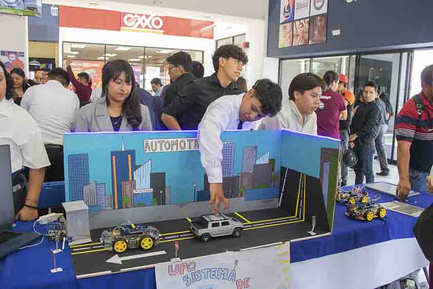Presentan estudiantes proyectos del programa Bachillerato Avanzado UPQ 2025
