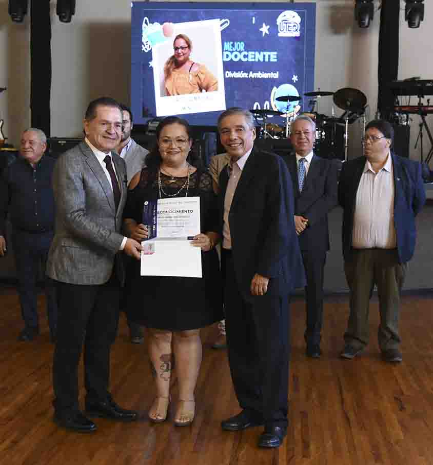 Reconocen a docentes y tutores destacados de la UTEQ
