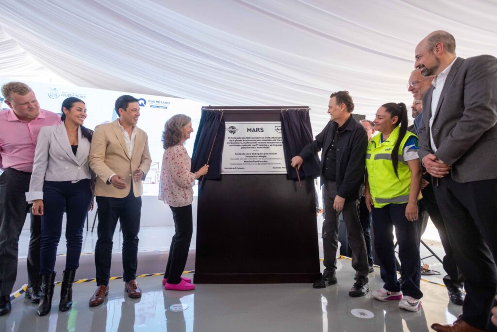 Encabeza Gobernador 30 aniversario de la planta de alimento para mascotas Mars Pet Nutrition en Querétaro