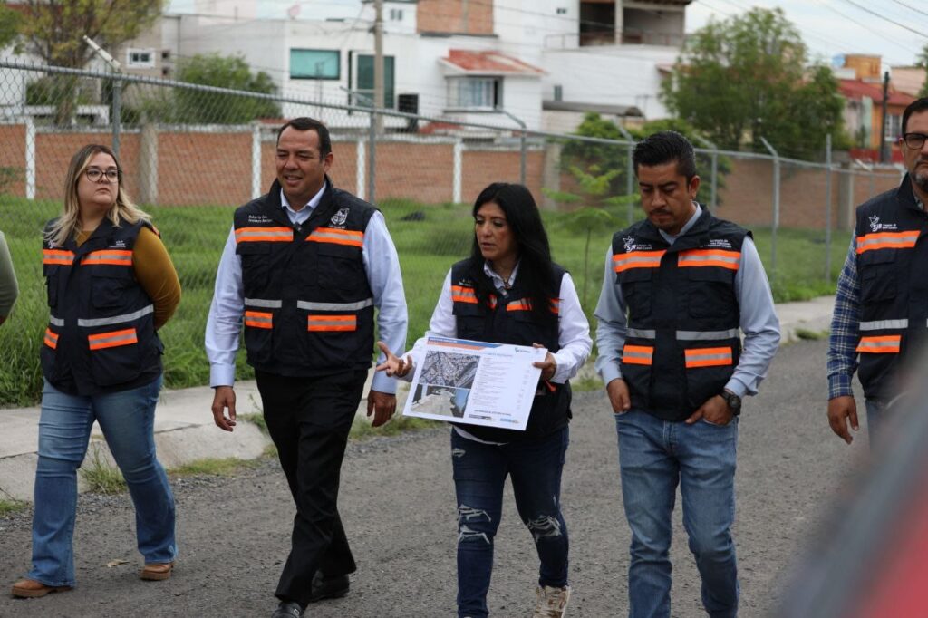 Anuncia Roberto Cabrera mejora de calles en la colonia Quintas de Guadalupe