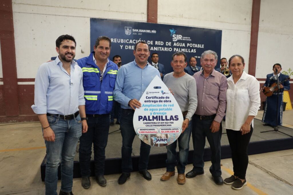 Roberto Cabrera entrega rehabilitación de red de agua y drenaje e inaugura puente en Palmillas