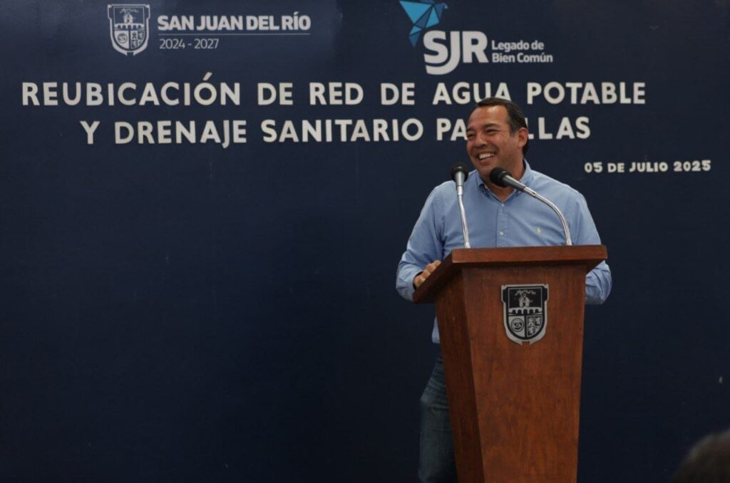 Roberto Cabrera entrega rehabilitación de red de agua y drenaje e inaugura puente en Palmillas