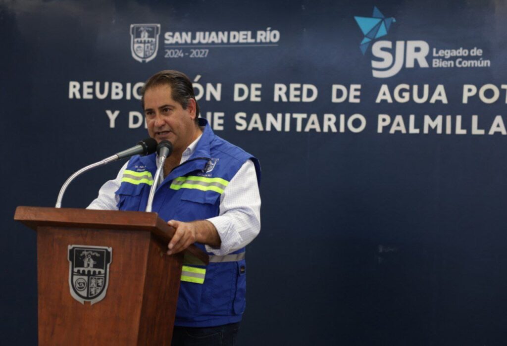 Roberto Cabrera entrega rehabilitación de red de agua y drenaje e inaugura puente en Palmillas
