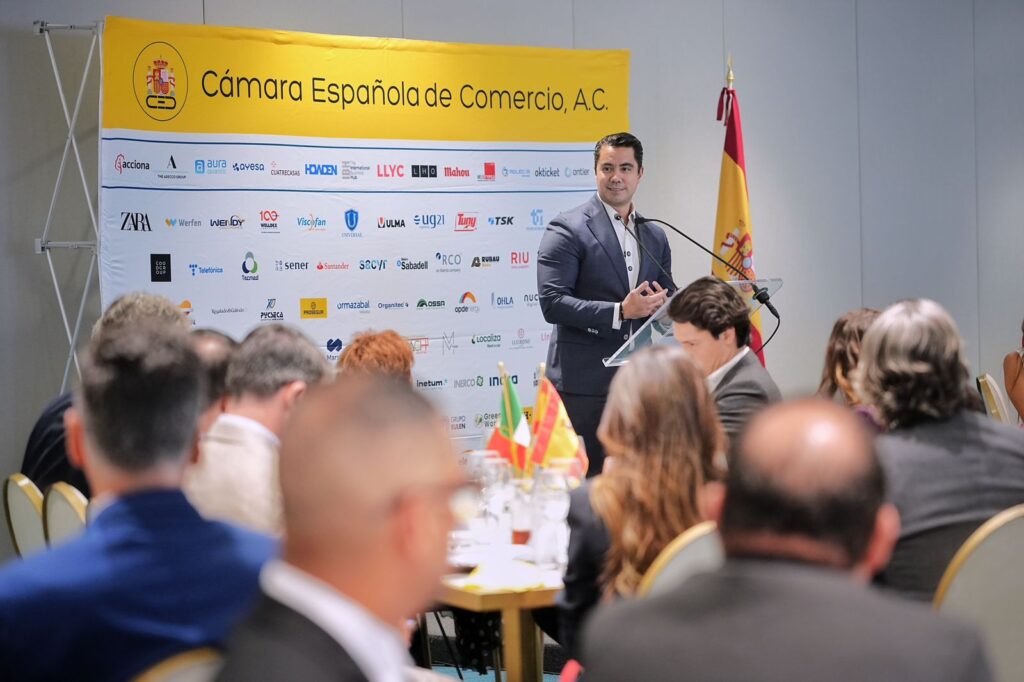 Encabeza Felifer Macías encuentro con la Cámara Española de Comercio