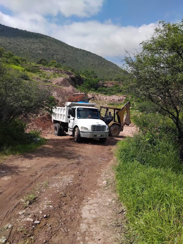 Avanza la Habilitación del Camino Panales–La Estancia con Apoyo de Municipio y Comunidad.