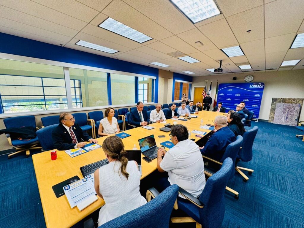 López Birlain promueve las industrias creativas queretanas ante empresarios de Laredo, Texas