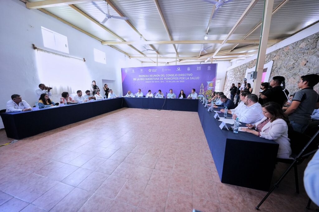 Asiste Felifer Macías a la primera reunión del Consejo Directivo de la Red Queretana de Municipios por la Salud