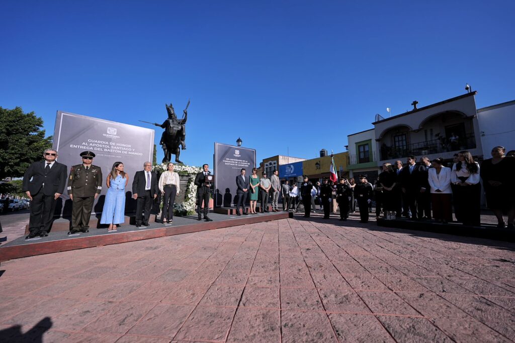 Encabeza Felifer Macías Guardia de Honor al Apóstol Santiago en el 494 aniversario de la fundación de Querétaro