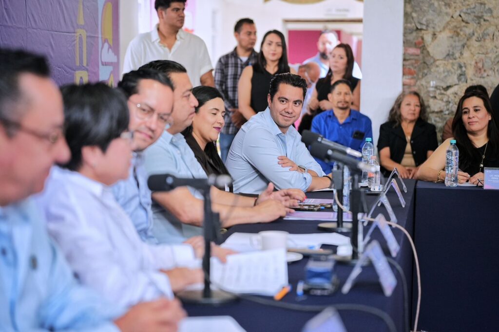 Asiste Felifer Macías a la primera reunión del Consejo Directivo de la Red Queretana de Municipios por la Salud