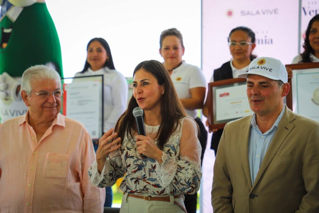 Inauguran vendimia en Sala Vivé