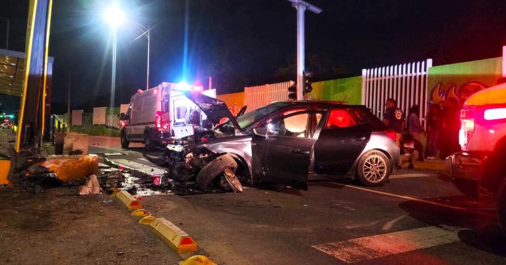 Impactante choque en Pie de la Cuesta deja un herido