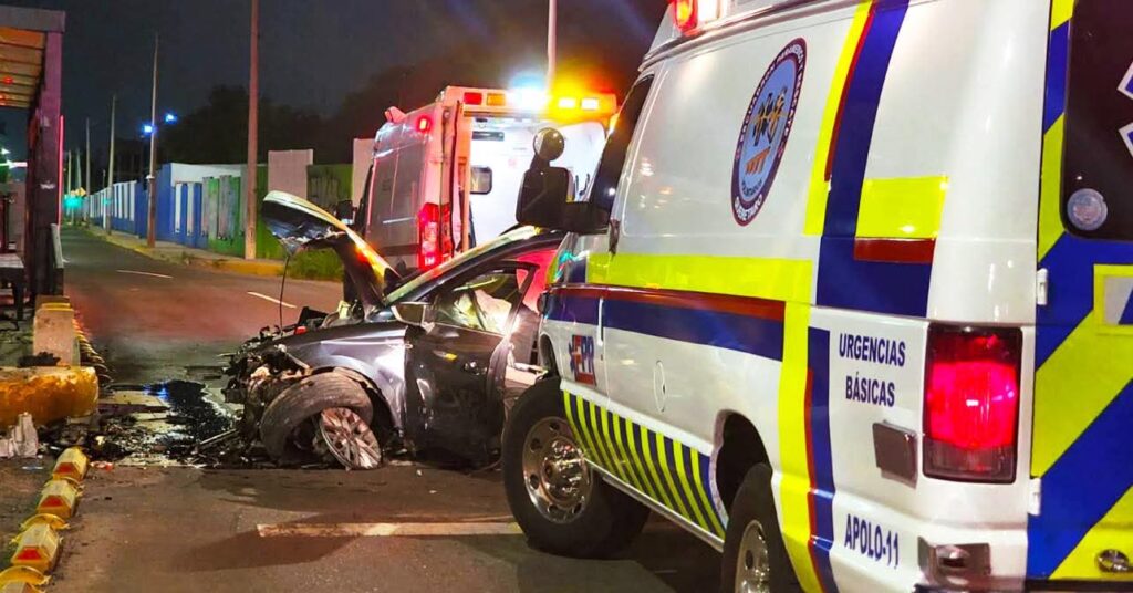 Impactante choque en Pie de la Cuesta deja un herido