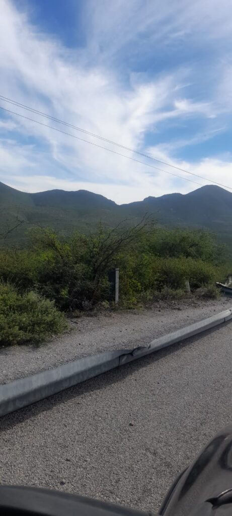 ¡PELIGRO EN CURVA MORTAL! Autoridades Ignoran Barra de Contención Doblada en Cadereyta