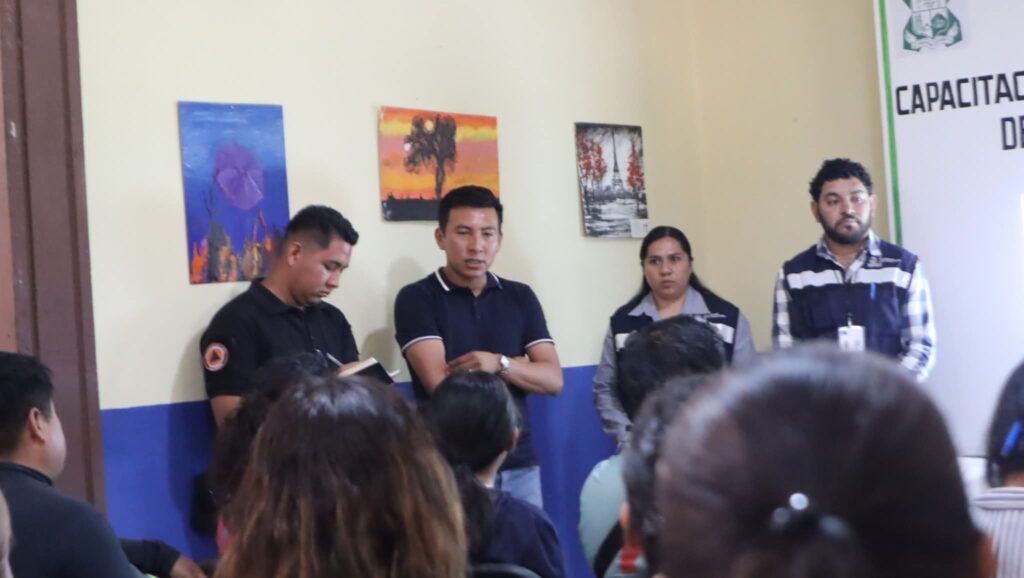 Capacitan a Comerciantes de Tolimán para Feria de la Gordita 2025