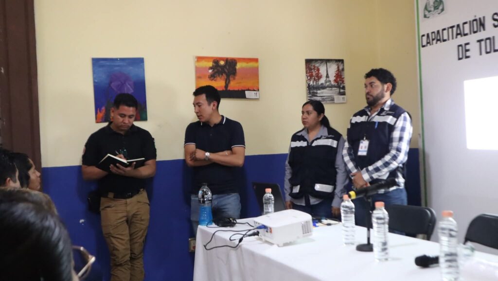 Capacitan a Comerciantes de Tolimán para Feria de la Gordita 2025