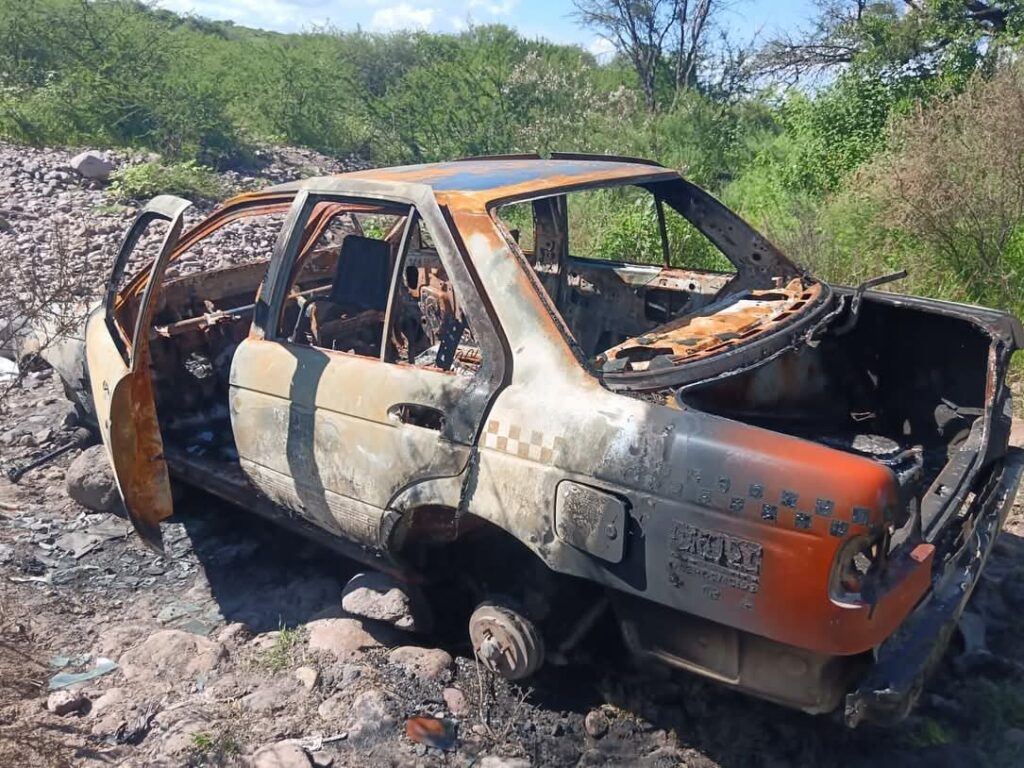 Hallan Auto Incendiado y Robado en Santa Bárbara