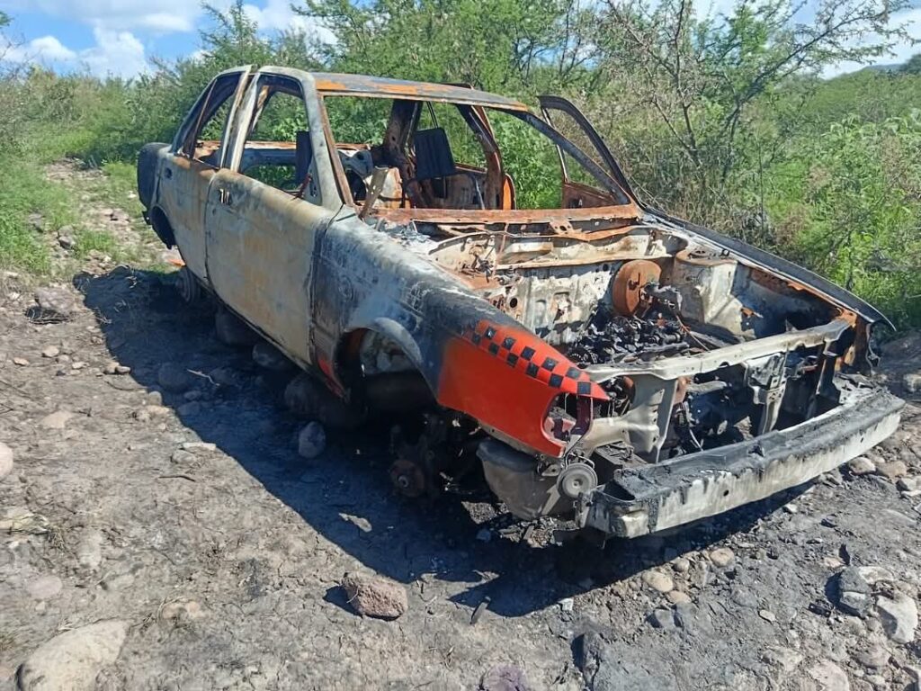 Hallan Auto Incendiado y Robado en Santa Bárbara