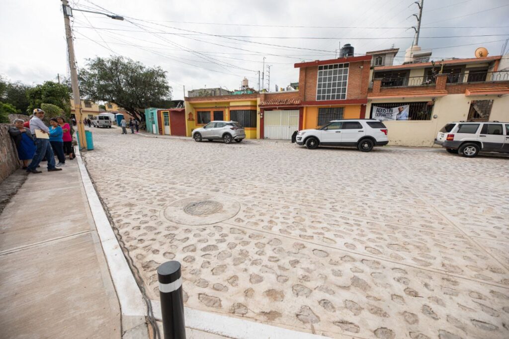 Mauricio Kuri y Roberto Cabrera rehabilitan calles con 10.2 mdp de inversión; anuncian nuevas obras por 9.2 mdp