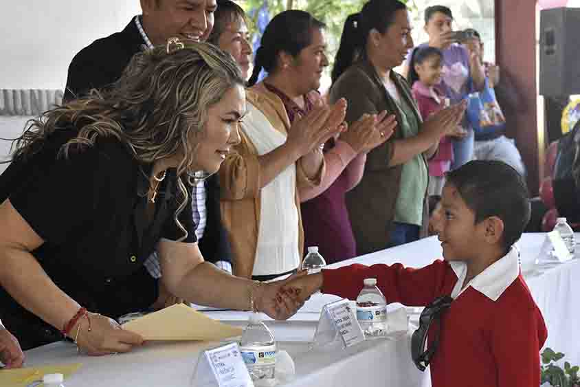Encabeza Irene Quintanar Mejía ceremonias de clausura del ciclo escolar