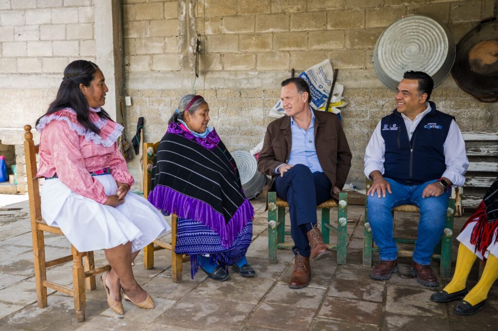 Encabezan Gobernador y titular de SEDESOQ entrega de despensa 40 mil