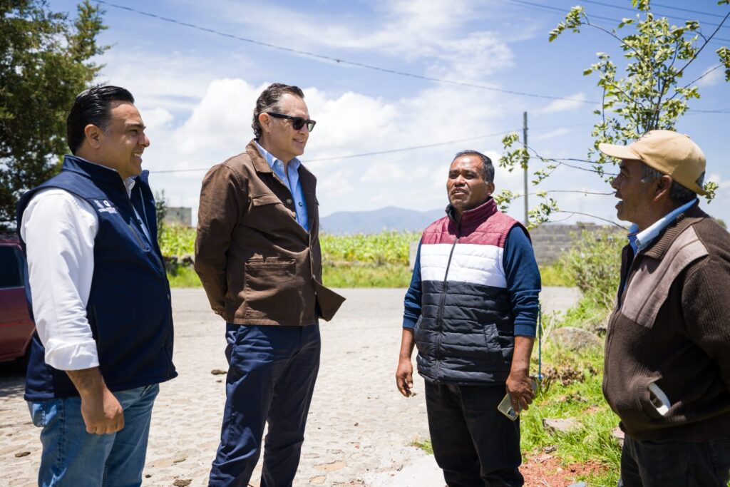 Encabezan Gobernador y titular de SEDESOQ entrega de despensa 40 mil