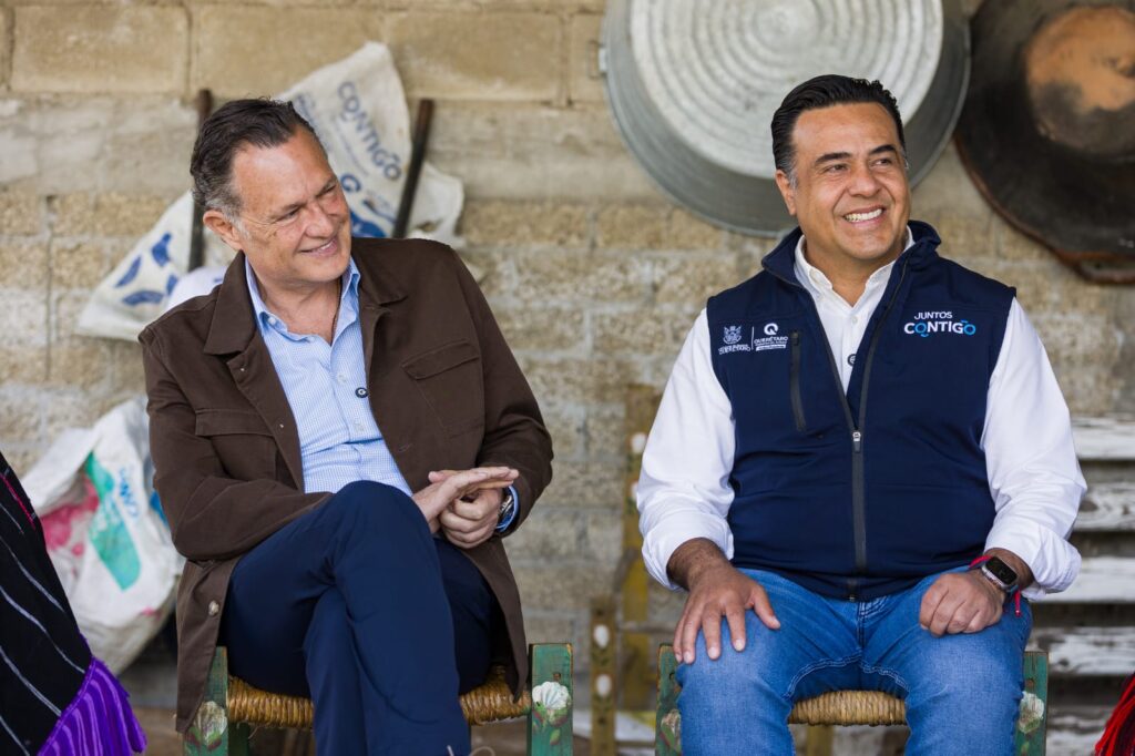 Encabezan Gobernador y titular de SEDESOQ entrega de despensa 40 mil